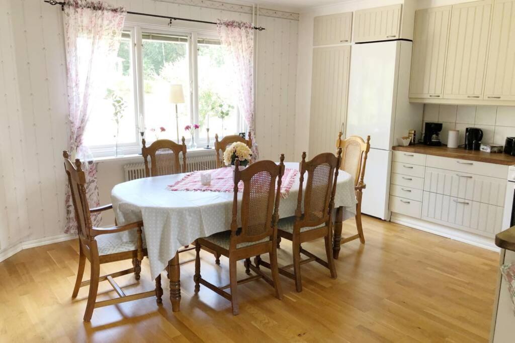 Egen Laegenhet I 2-Familjshus Pa Landet. Villa Tierp Exterior foto