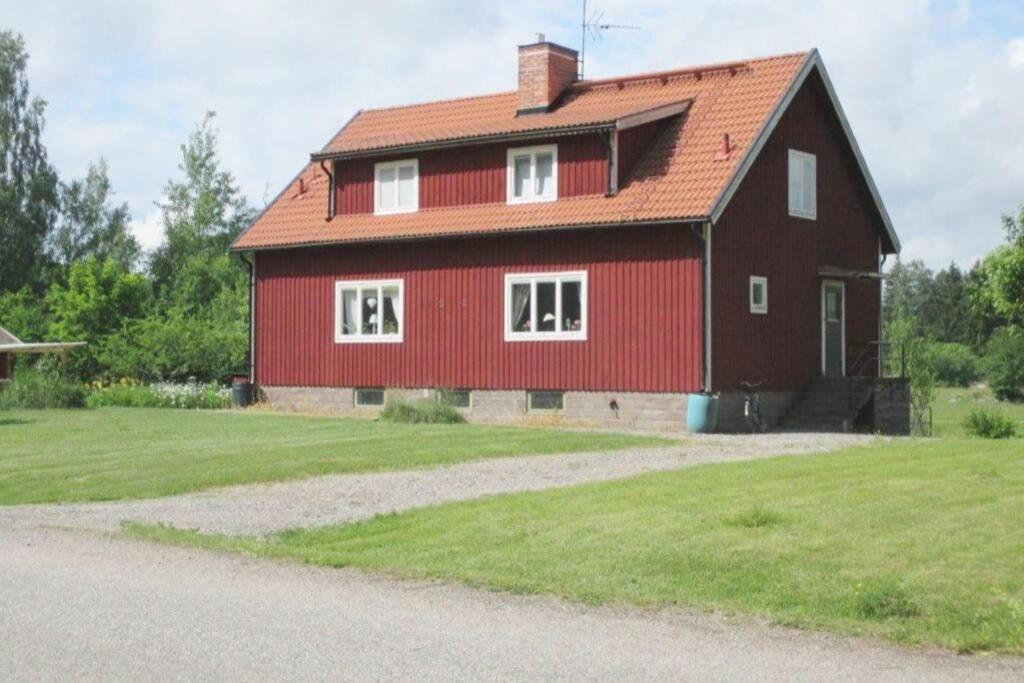 Egen Laegenhet I 2-Familjshus Pa Landet. Villa Tierp Exterior foto